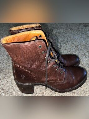Frye Sabrina Boots With Vibram Sole Dark Brown Coastal Festival  W size 7.5